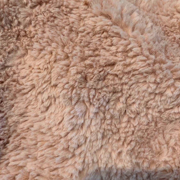 Zara Rose Pink Faux Fur Vest. New without tags. Size 12-18 months. - Picture 5 of 5